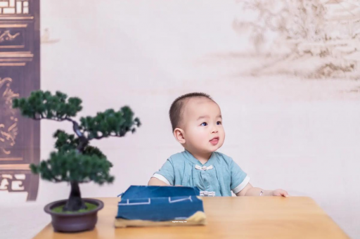 丹阳宝宝眼屎多是什么原因